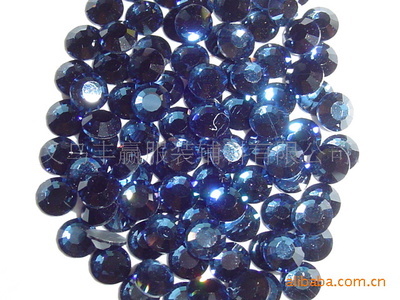 繽紛鉆飾，點(diǎn)亮創(chuàng)意時(shí)尚——探秘義烏豐贏服裝輔料廠家的中東鉆、仿捷克鉆與DMC